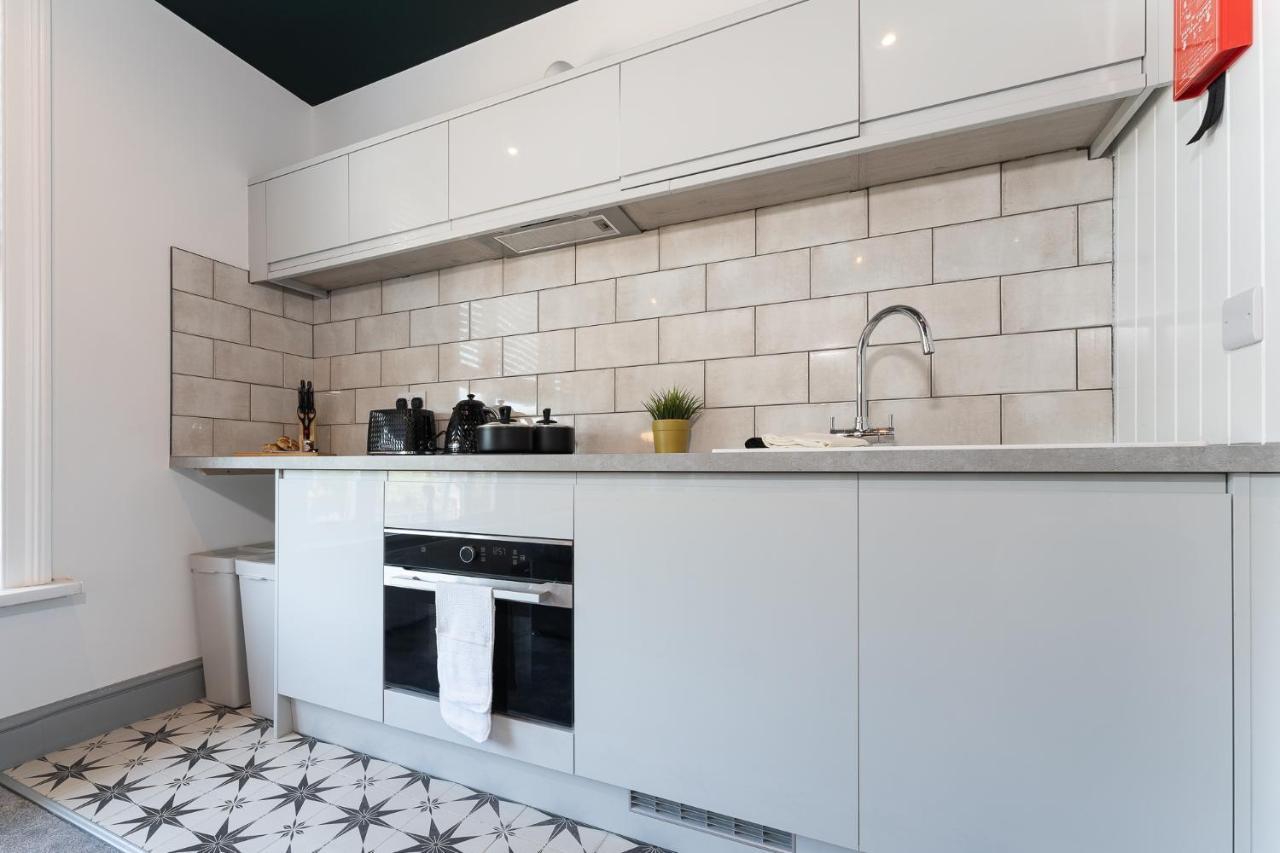 The Madison - Premium Self Check-In Studios & Apartments Southampton Buitenkant foto